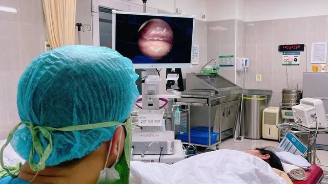 Chủ quan rong kinh kéo dài, bệnh nhân trẻ phát hiện ung thư tử cung