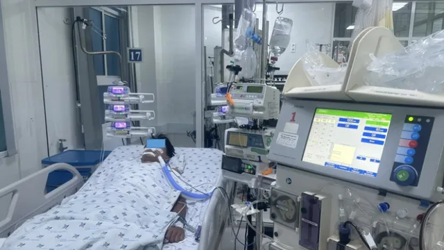 Nam sinh sốc sốt xuất huyết nặng, tổn thương gan thận tụy hiếm gặp