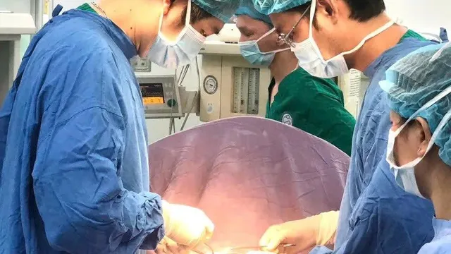 Cứu sống bệnh nhi 3 tuổi bị xoắn túi mật hoại tử