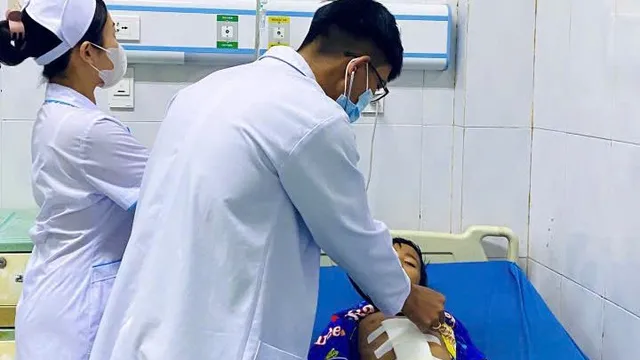 Giành lại sự sống cho trẻ xuất huyết tiêu hóa trên nguy kịch