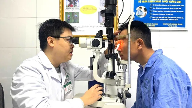 Chấn thương mắt nghiêm trọng do đinh sắt xuyên thấu nhãn cầu