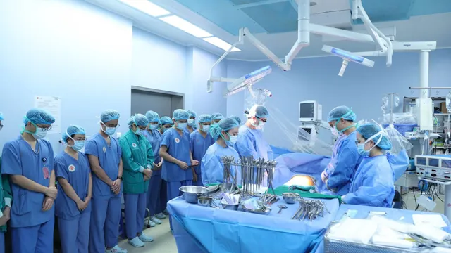 Lấy, ghép đa tạng từ người hiến chết não là nhân viên y tế
