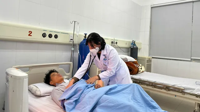 Kịp thời cấp cứu người dân gặp nạn nguy kịch trên biển