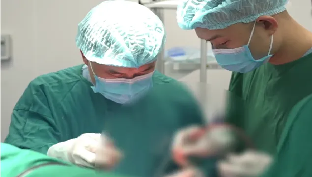 Phẫu thuật thành công dị tật biến dạng hộp sọ bẩm sinh cho bệnh nhi 4 tháng tuổi