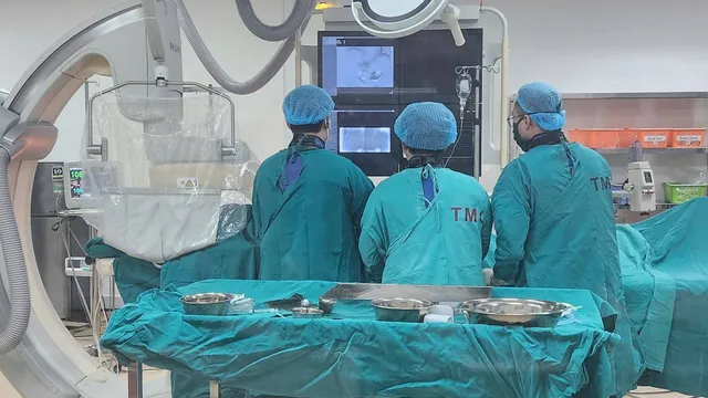 Nút mạch gan cấp cứu cứu sống bệnh nhân vỡ gan độ IV