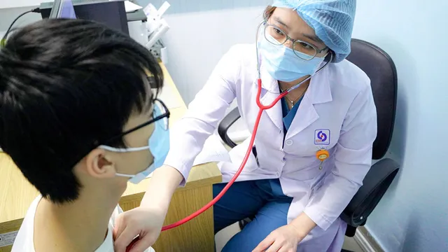 Sốt xuất huyết biến chứng tan huyết cấp hiếm gặp ở bệnh nhi thiếu men G6PD