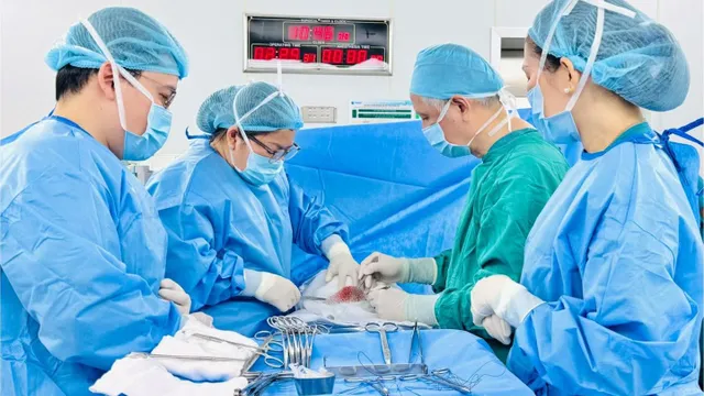 Can thiệp tim bào thai cứu bé trai chào đời khỏe mạnh