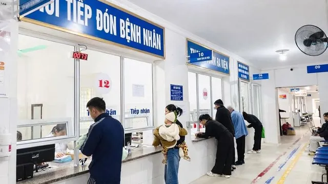 Trẻ tử vong sau sốt kéo dài, bác sĩ cảnh báo dấu hiệu nặng cần đưa đi cấp cứu