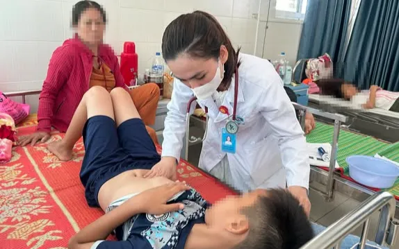 Bộ Y tế: Khẩn trương điều tra vụ nghi ngộ độc sau ăn bánh mì tại Quảng Ngãi