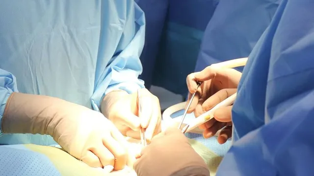 Ghép thận tự thân cứu sống bệnh nhân đa chấn thương nguy kịch