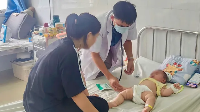 Tay chân miệng gia tăng, nhiều ca nhập viện