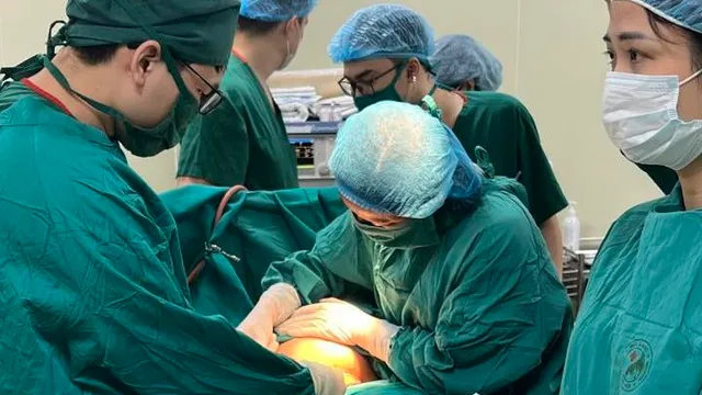 600 giây sinh tử: "Báo động đỏ" giành lại nhịp đập sự sống