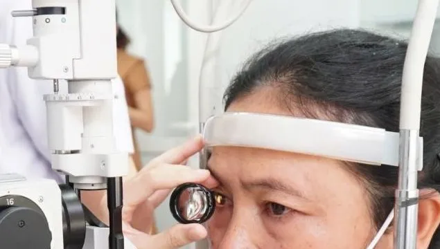 Mờ mắt ở người đái tháo đường không phải lúc nào cũng do biến chứng võng mạc