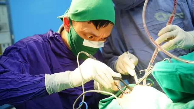 Phát hiện mắc ung thư amidan dù không có triệu chứng rõ ràng