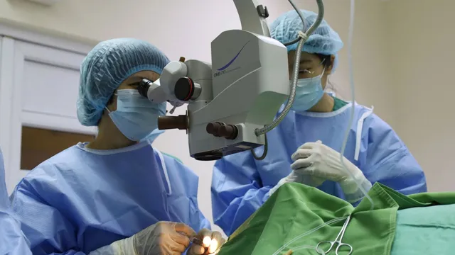Lần đầu ghép giác mạc tại Quảng Ninh