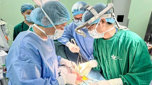 Phẫu thuật thành công khối u đầu tụy phức tạp cho bệnh nhi 8 tuổi