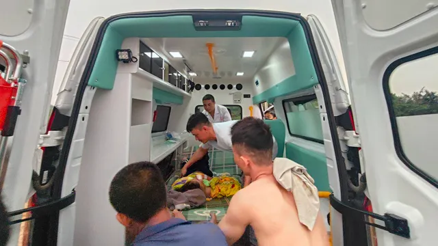 Cứu sống bé trai 10 tuổi ngừng tim sau đuối nước