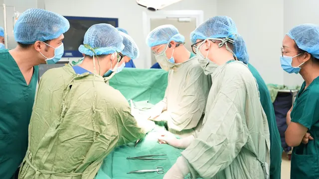 Ca bệnh hiếm: Thai IVF 39 tuần mang u lách nặng 1,5kg