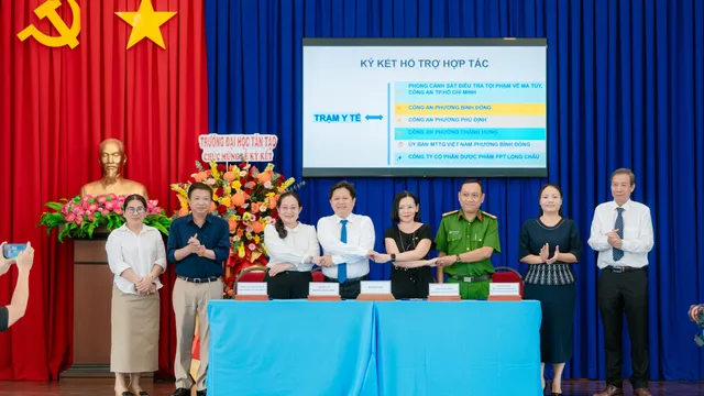 Kết nối nguồn lực công - tư phát triển y tế cộng đồng: Long Châu và UBND Phường Bình Đông (TP Hồ Chí Minh) hợp tác chiến lược