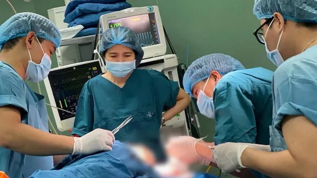 Bé 5 tuổi bị chó cắn rách da đầu, lộ xương sọ