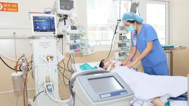 Hồi sức thành công bé trai đuối nước ngừng thở ngừng tim