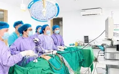 Xử trí u nang buồng trứng chảy máu phức tạp 