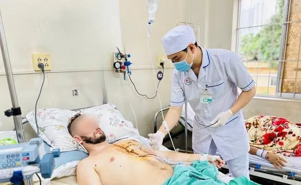 Cứu sống bệnh nhân người nước ngoài bị thủng tim mang nhóm máu siêu hiếm