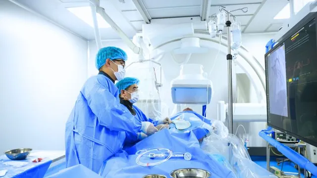 Thoát cửa tử sau 3 lần ngừng tim trong nửa giờ đồng hồ