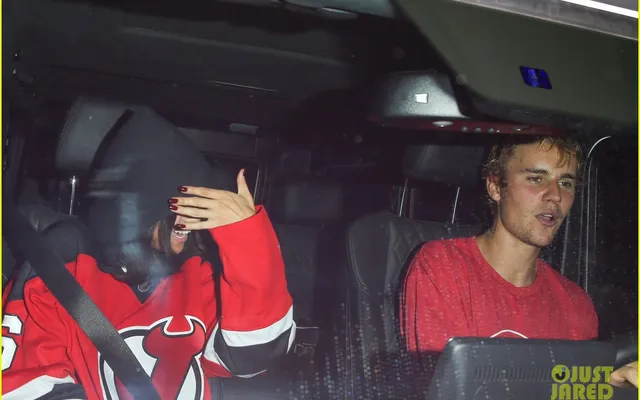 Bất chấp tình cũ đau buồn, Selena Gomez công khai vui vẻ với Justin Bieber  | VTV.VN