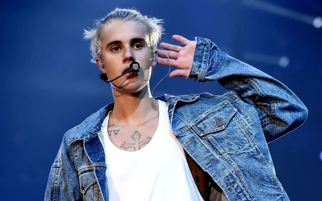 Justin Bieber kiệt sức sau gần 2 năm đi tour | VTV.VN