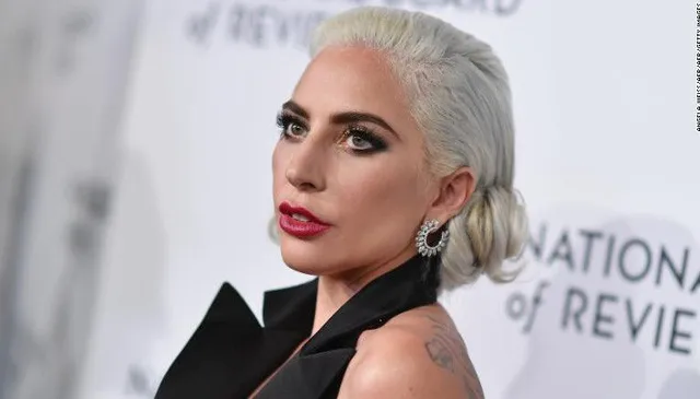Nữ danh ca Lady Gaga ra mắt dòng mỹ phẩm riêng | VTV.VN