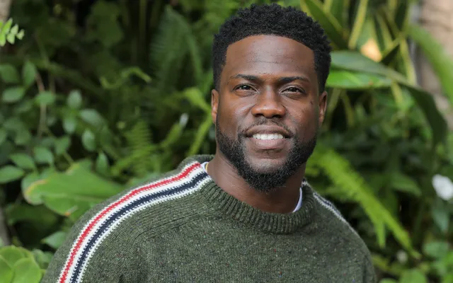 Kevin Hart bị chấn thương nặng sau tai nạn ô tô | VTV.VN