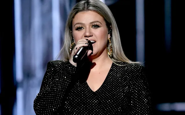 Kelly Clarkson xác nhận trở lại làm dẫn chương trình lễ trao giải Billboard  | VTV.VN