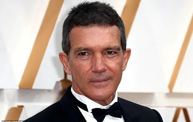 Sao phim Mặt nạ Zorro dương tính với COVID-19 | VTV.VN