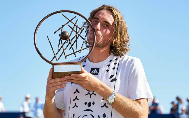 Stefanos Tsitsipas giành danh hiệu đầu tiên trên mặt sân cỏ | VTV.VN