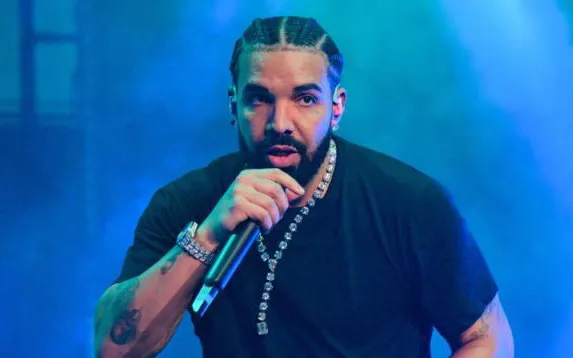 Drake hối hận vì đặt tên bài hát theo tình cũ | VTV.VN