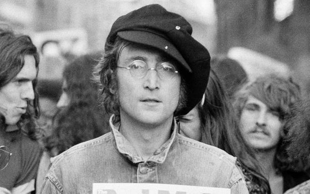 John Lennon dễ tổn thương vì cuộc đời quá bi thảm" | VTV.VN