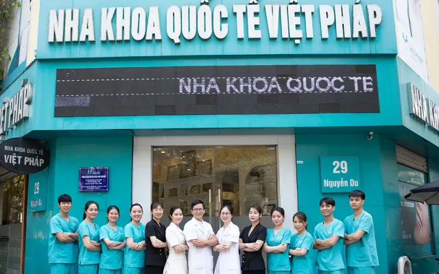 Đội ngũ bác sĩ tại Phòng khám Nha khoa Quốc Tế Việt Pháp