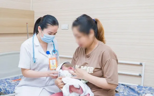 Tuần lễ Làm mẹ an toàn năm 2024: "Khám thai, sinh đẻ tại cơ sở y tế để an toàn cho mẹ, mạnh khỏe cho con"