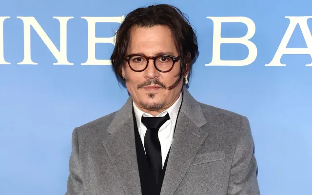 Johnny Depp lần đầu trở lại Hollywood hậu lùm xùm kiện tụng | VTV.VN