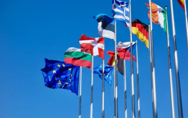 Eu9 Ông Hoàng Giải Trí - Đánh Thức Đam Mê, Vạn Điều Bất Ngờ