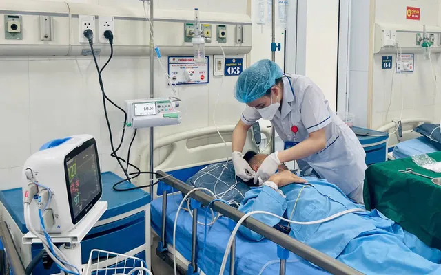 Cứu sống bệnh nhân 38 tuổi bị hen phế quản ác tính nguy kịch