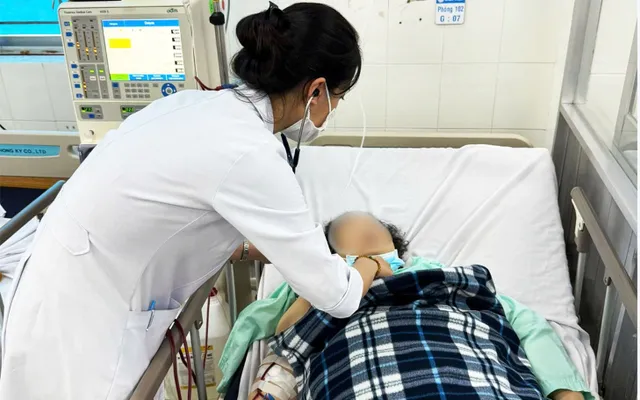 Bệnh nhân suy thận mạn nguy kịch vì không tuân thủ điều trị