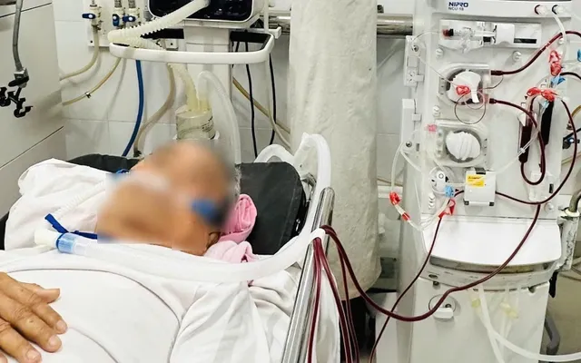 Bệnh nặng tái phát khi đang du lịch, cụ ông vượt cửa tử nhờ lọc máu hiện đại