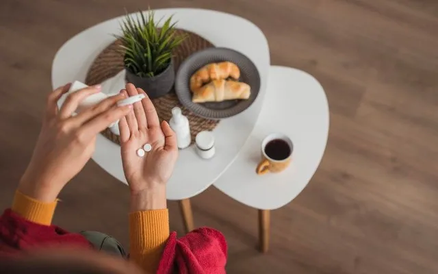 Những loại thuốc "kị" uống chung với cà phê
