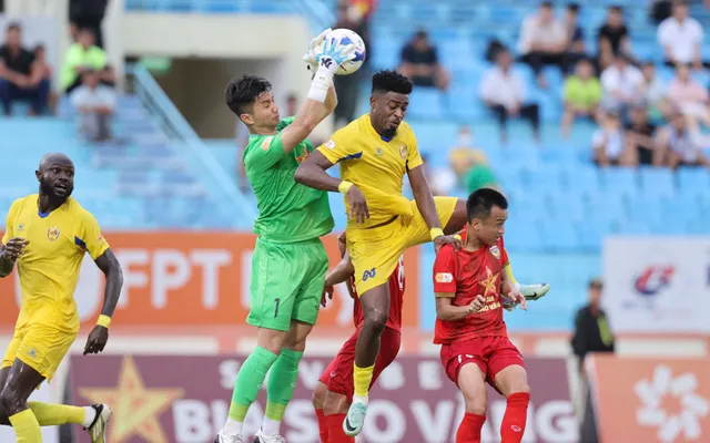 Mô tả không khí và sự kiện xung quanh
