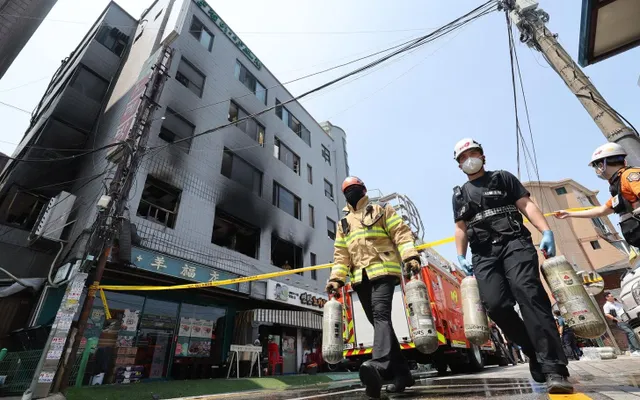 Cháy lớn tại xưởng may ở Seoul, 1 người thiệt mạng | VTV.VN Cháy lớn tại xưởng may ở Seoul, 1 người thiệt mạng | VTV.VN