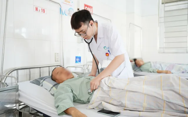 Sốc nhiệt, suy thận cấp sau khi chạy marathon dưới trời nắng nóng