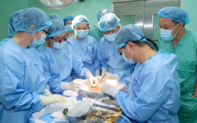 Hành trình hồi sinh kỳ diệu của bé 15 tháng tuổi được ghép gan thành công tại Huế