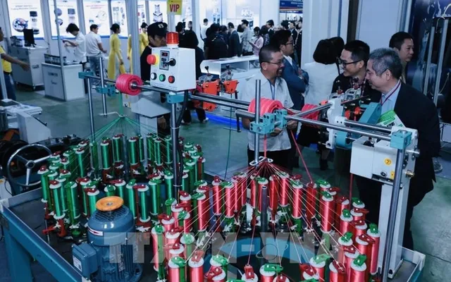 Garment-textile sector adjusts development strategy to adapt to global volatility